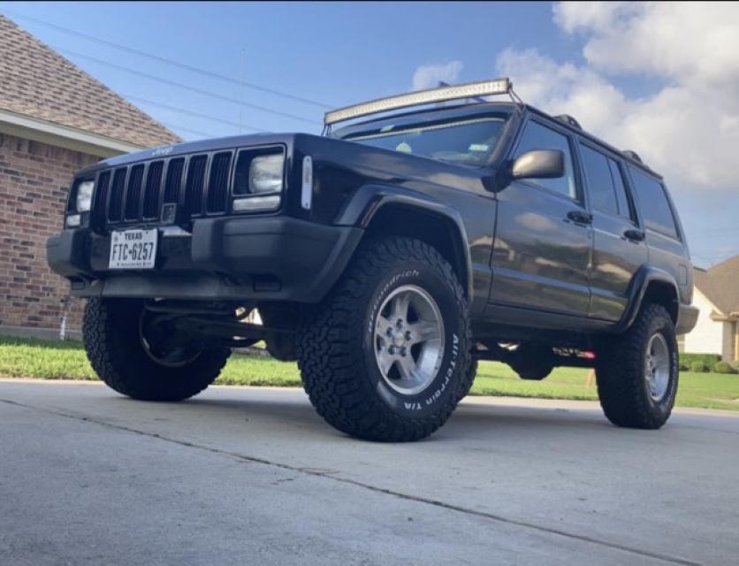 3 Inch Lifted 1999 Jeep Cherokee XJ 4WD