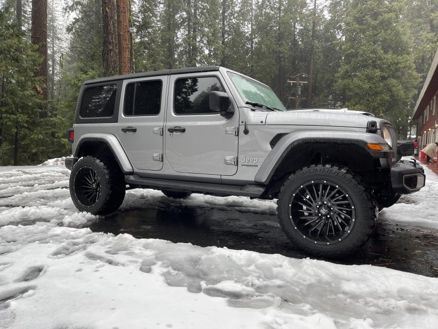2.5 inch Lifted 2020 Jeep Wrangler JL Unlimited 4WD
