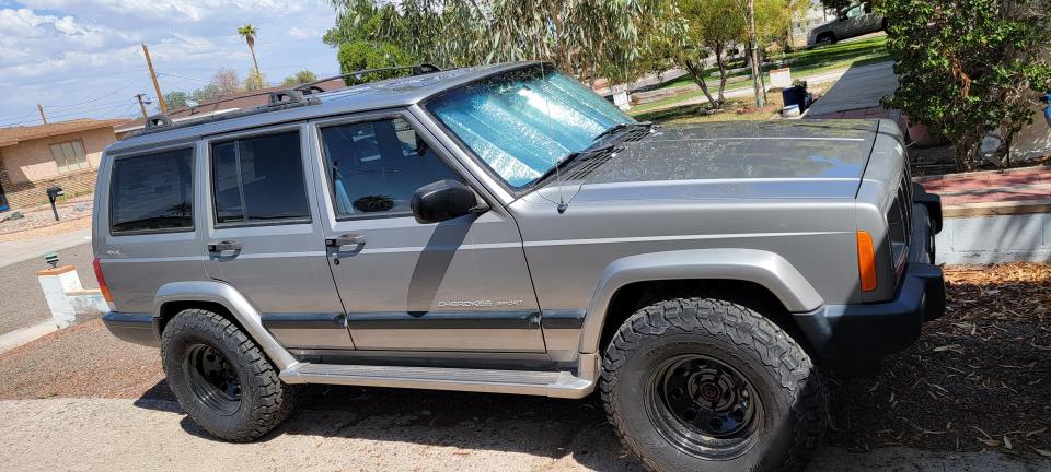 3.5 Inch Lifted 2000 Jeep Cherokee XJ 4WD