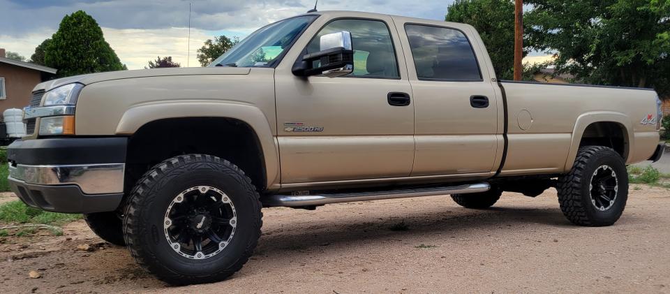 3 Inch Lifted 2004 Chevy Silverado 2500 HD 4WD