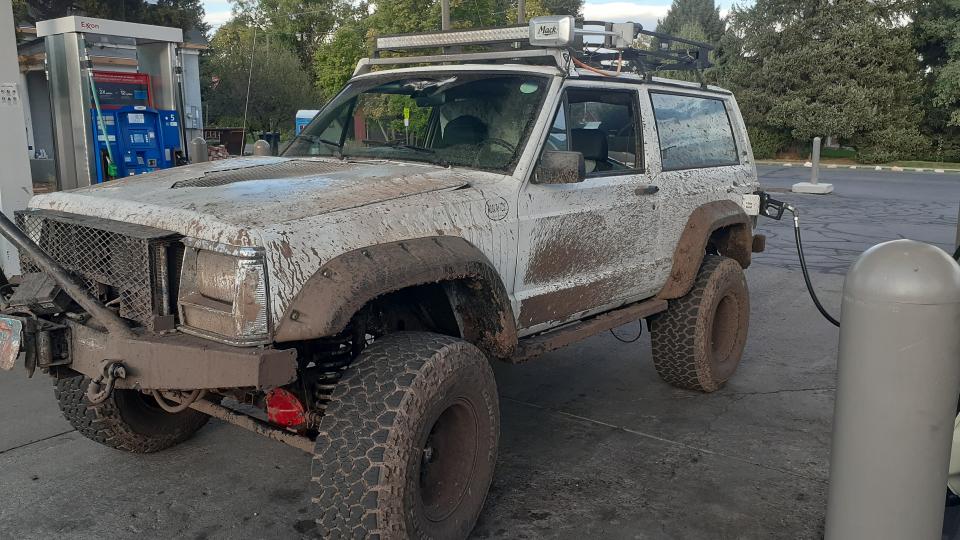 7 Inch Lifted 1994 Jeep Cherokee XJ 4WD