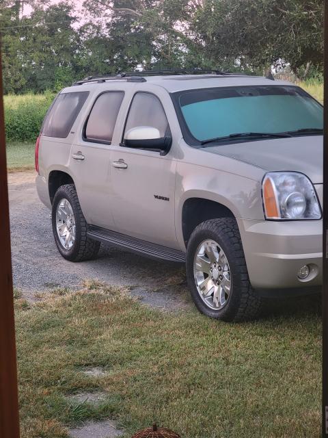 2 inch Lifted 2007 GMC Yukon 4WD
