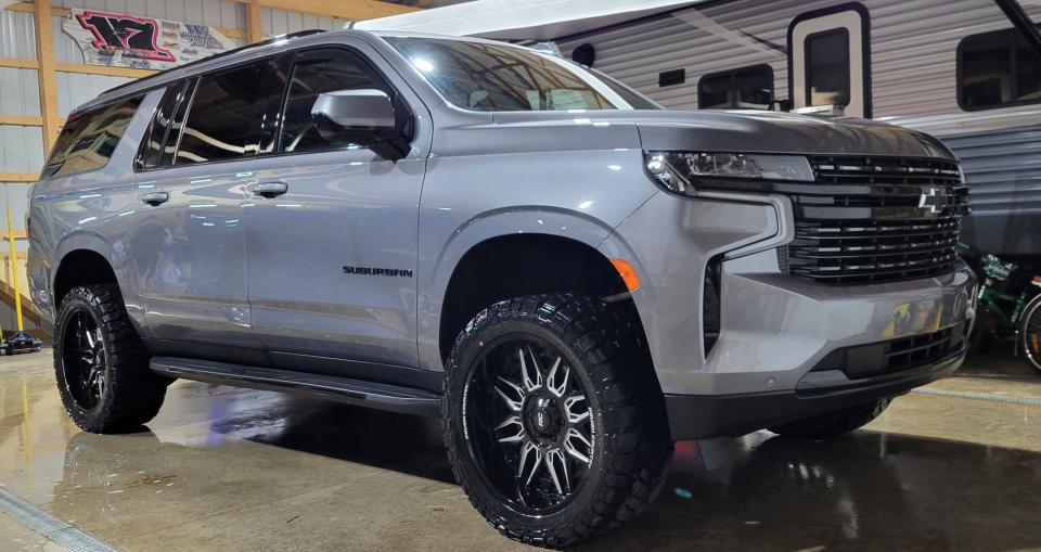 3.5 Inch Lifted 2021 Chevy Suburban 1500 4WD