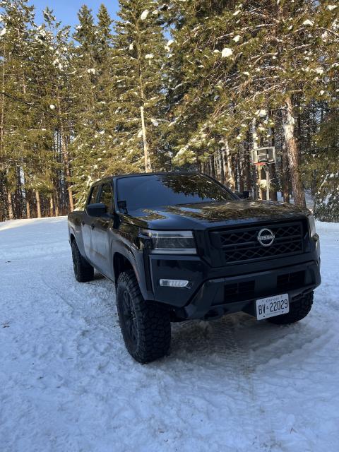 2.5 inch Lifted 2023 Nissan Frontier 4WD