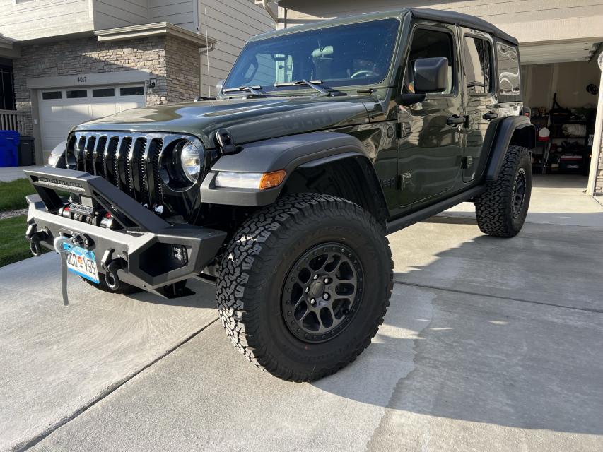 2 inch Lifted 2023 Jeep Wrangler JL Unlimited 4WD