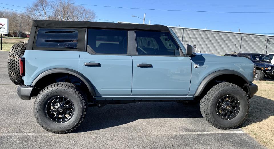 2 inch Lifted 2021 Ford Bronco 4WD