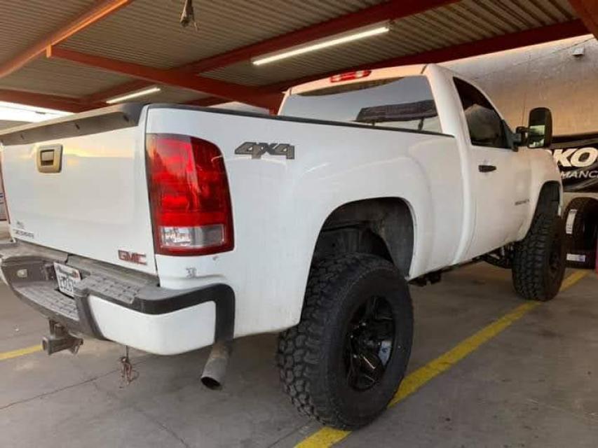 6 Inch Lifted 2008 GMC Sierra 2500 HD 4WD