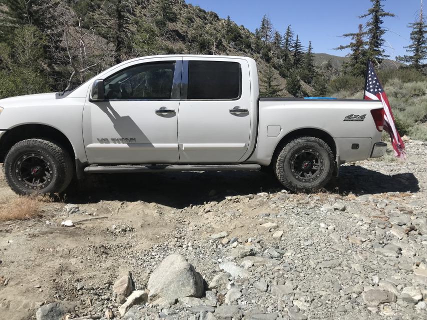 6 Inch Lifted 2005 Nissan Titan 4WD