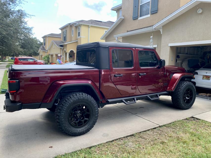 2.5 inch Lifted 2021 Jeep Gladiator JT 4WD