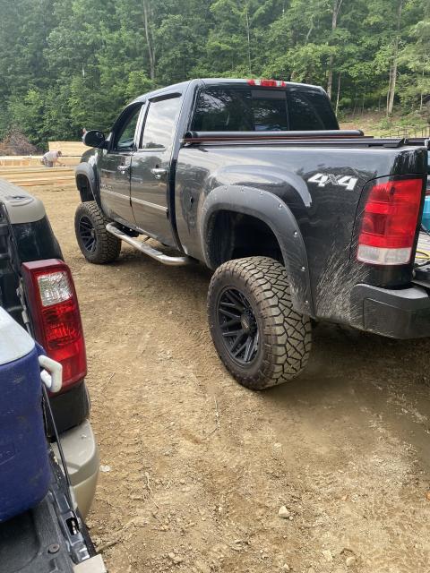 7.5 Inch Lifted 2013 GMC Sierra 2500 HD 4WD