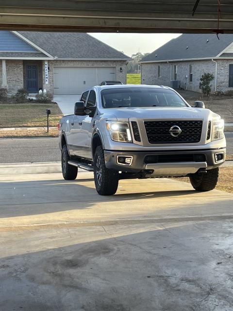 2 inch Lifted 2016 Nissan Titan XD 4WD