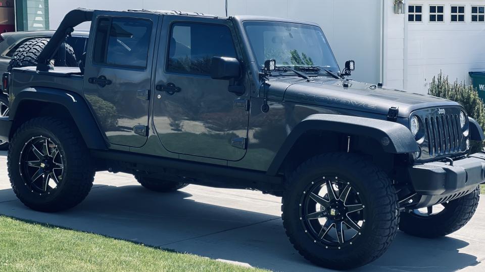 2.5 inch Lifted 2018 Jeep Wrangler JK Unlimited 4WD