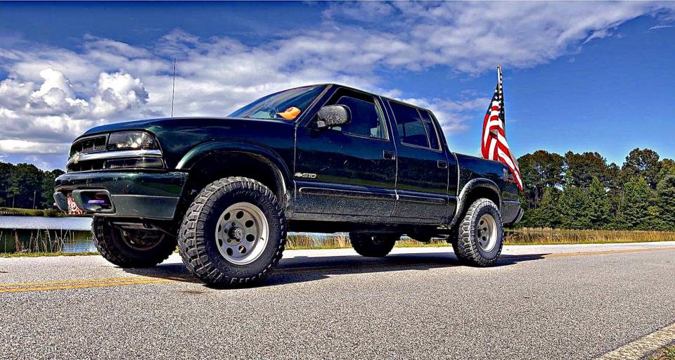 2.5 inch Lifted 2004 Chevy S10 Pickup 4WD