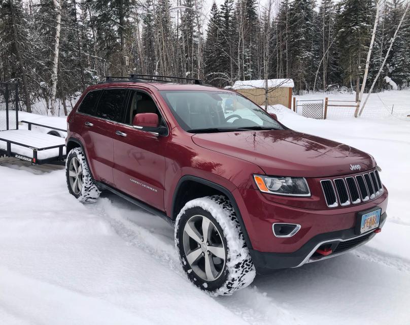 2.5 inch Lifted 2014 Jeep Grand Cherokee 4WD