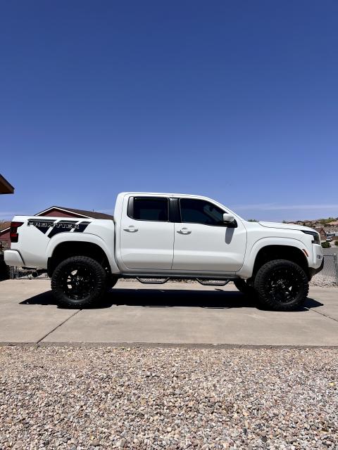 6 Inch Lifted 2022 Nissan Frontier 4WD