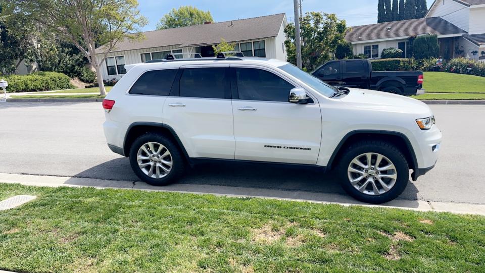 2.5 inch Lifted 2017 Jeep Grand Cherokee 2WD