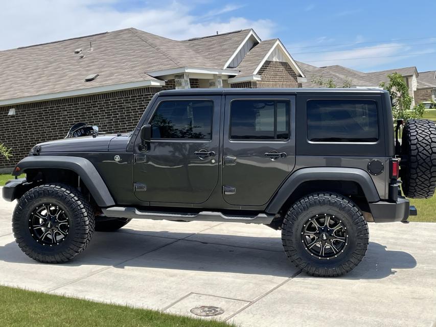2.5 inch Lifted 2017 Jeep Wrangler JK Unlimited 4WD