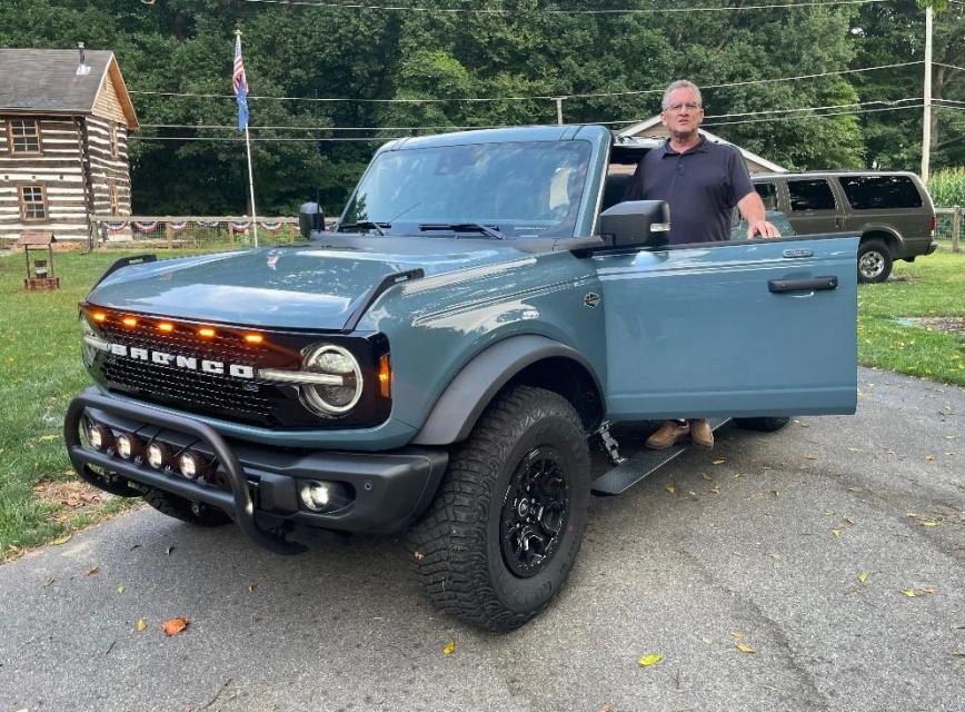 2.5 inch Lifted 2023 Ford Bronco 4WD