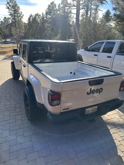 2.5 inch Lifted 2022 Jeep Gladiator JT 4WD