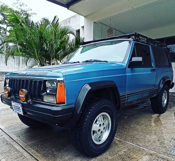 3 Inch Lifted 1987 Jeep Cherokee XJ 4WD