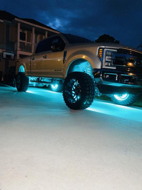 4.5 Inch Lifted 2018 Ford F-250 Super Duty 4WD