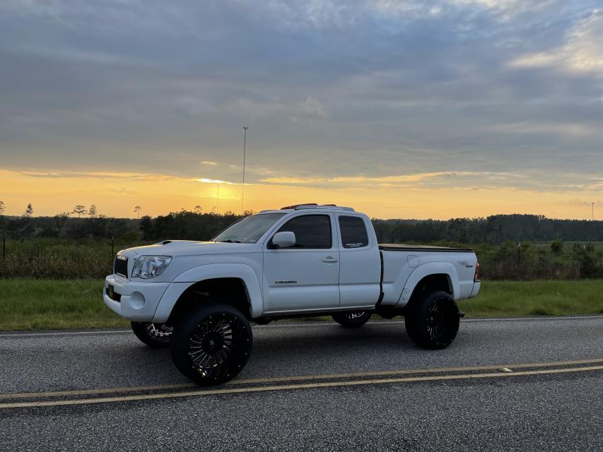 7.5 Inch Lifted 2005 Toyota Tacoma 4WD