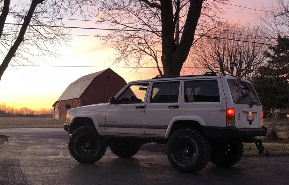 4.5 Inch Lifted 2000 Jeep Cherokee XJ 4WD