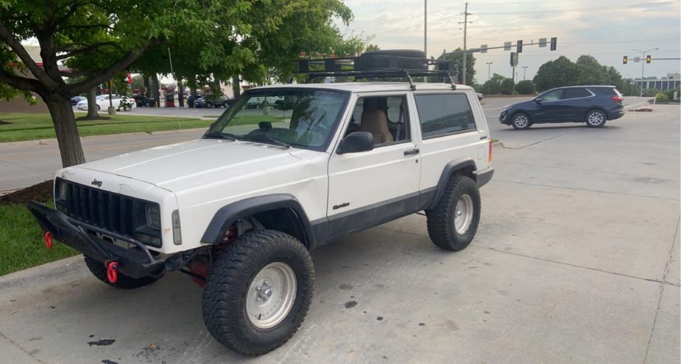 3 Inch Lifted 1999 Jeep Cherokee XJ 4WD