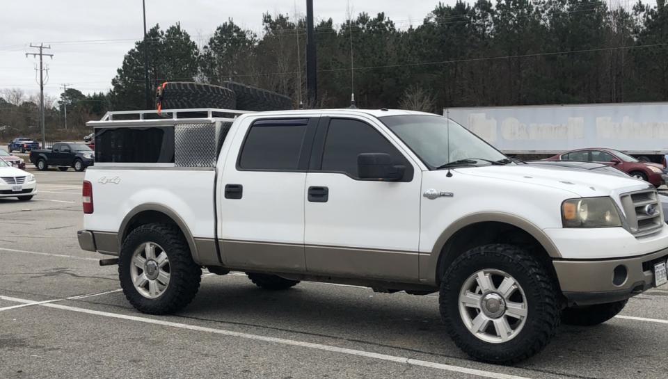 2 inch Lifted 2006 Ford F-150 4WD