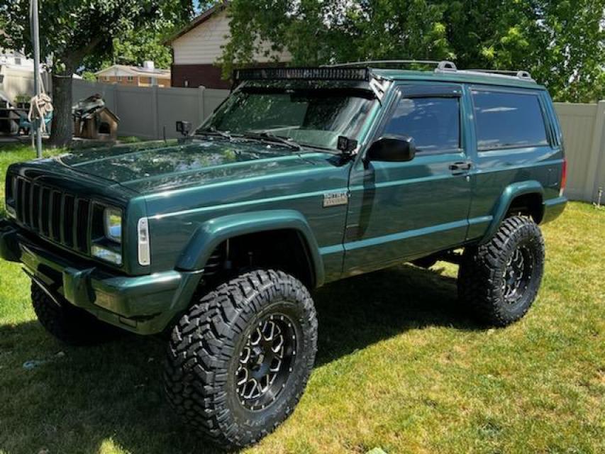 7 Inch Lifted 2001 Jeep Cherokee XJ 4WD