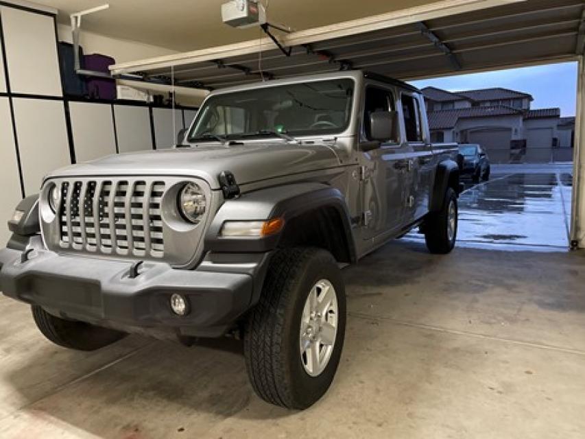 2.5 inch Lifted 2020 Jeep Gladiator JT 4WD