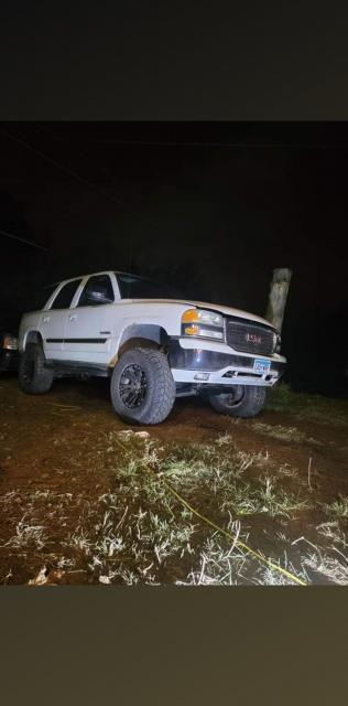 6 Inch Lifted 2004 GMC Yukon 4WD