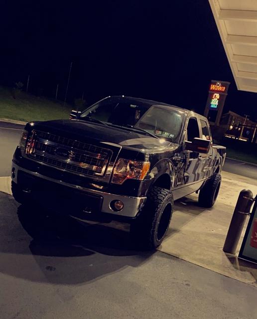 2 inch Lifted 2013 Ford F-150 4WD