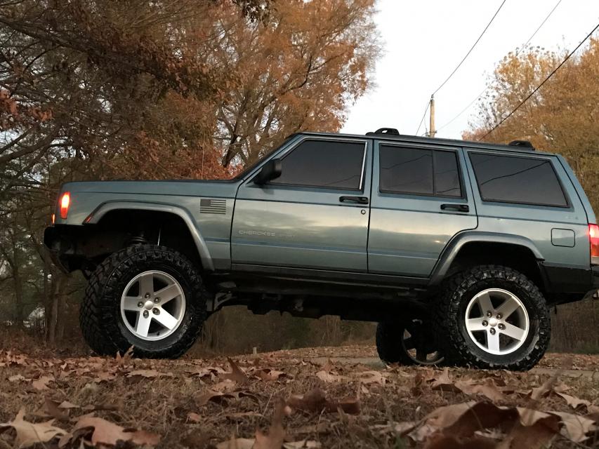4.5 Inch Lifted 1999 Jeep Cherokee XJ 4WD