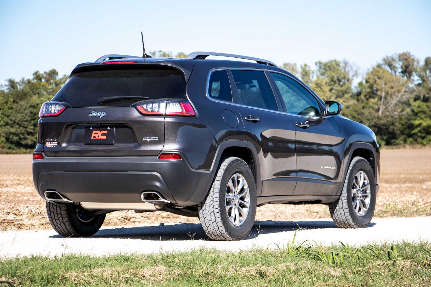 2 Inch Lifted 2019 Cherokee Latitude KL