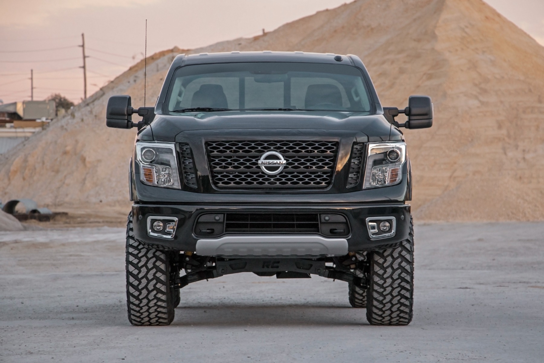 6 Inch Lifted 2017 Nissan Titan Pro4X