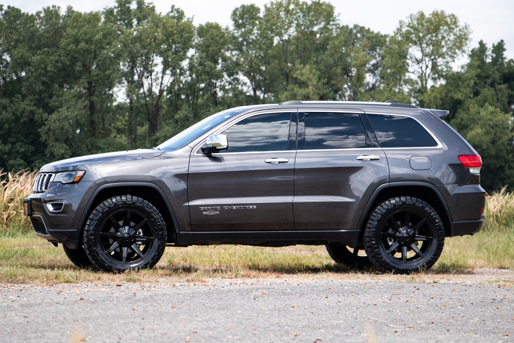 2.5 Inch Lifted 2018 Jeep Grand Cherokee