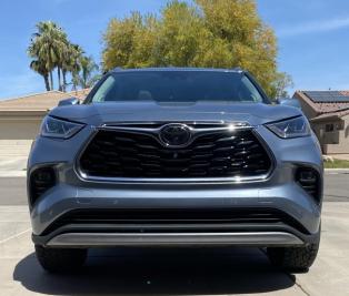 2.5 inch Lifted 2020 Toyota Highlander 4WD