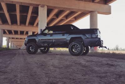 6 Inch Lifted 2002 Chevy Avalanche 1500 4WD